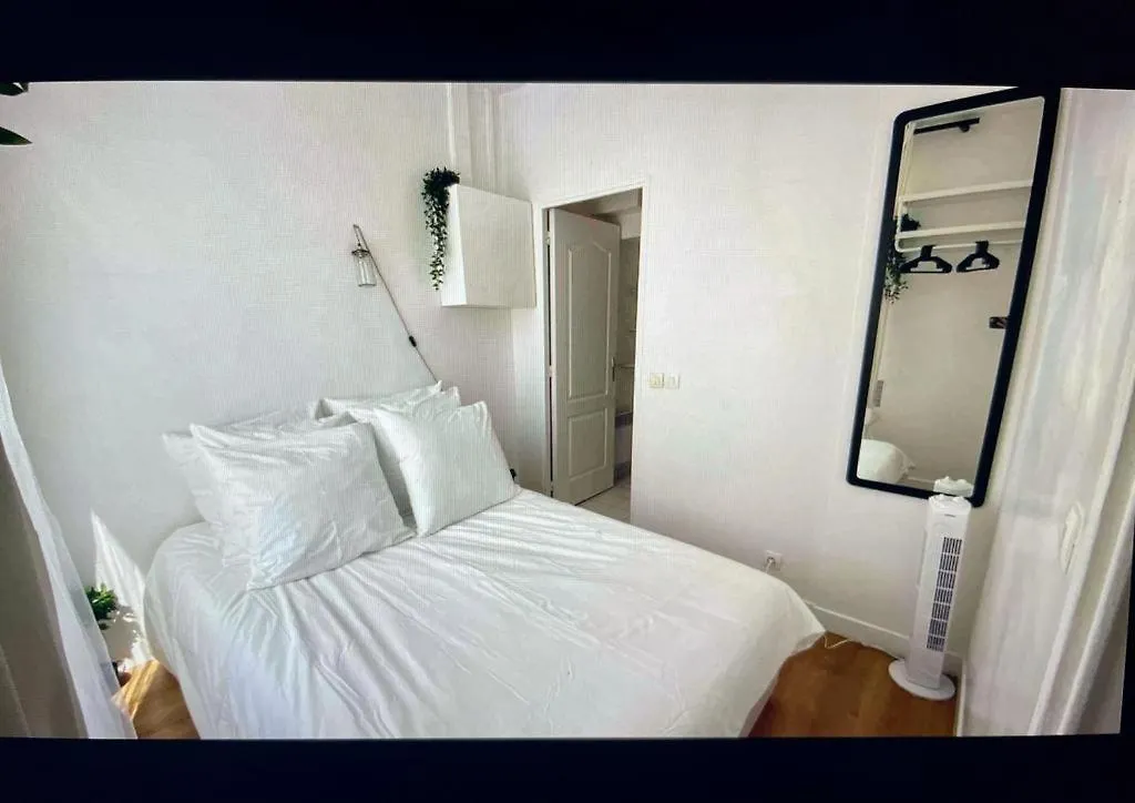 פריז Cute One Bedroom In Le Marais דירה